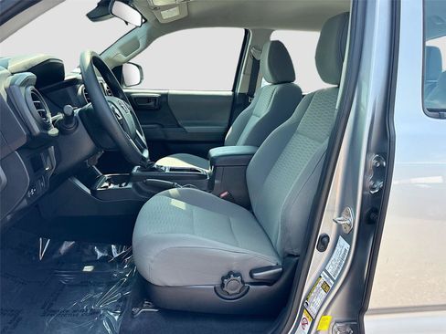 Used 2018 Toyota Tacoma SR RWD image 22
