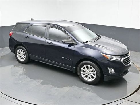 Used 2020 Chevrolet Equinox LS image 1