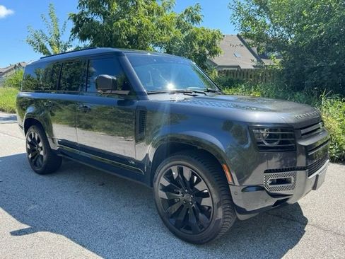 Used 2024 Land Rover Defender 130 V8 AWD/4WD image 4