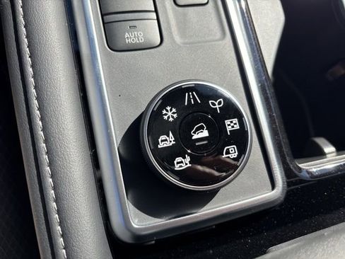 New 2026 Nissan Pathfinder SV image 9