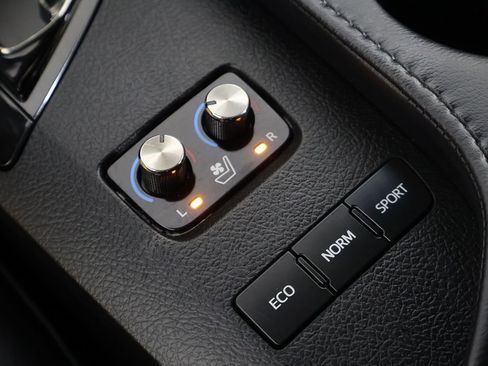 Used 2014 Toyota Avalon Limited FWD image 35