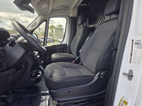 Used 2025 RAM ProMaster 2500 w/ U-Haul Equipment Group FWD image 11