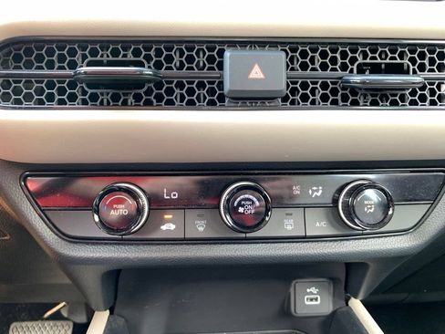 Used 2025 Honda HR-V LX image 19
