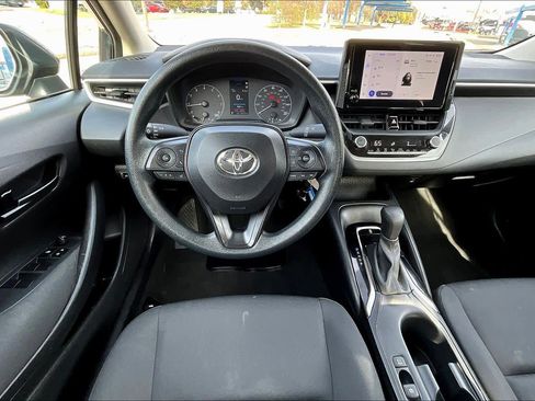 Used 2023 Toyota Corolla LE image 5