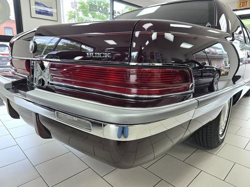 Used 1996 Buick Roadmaster Sedan RWD image 16