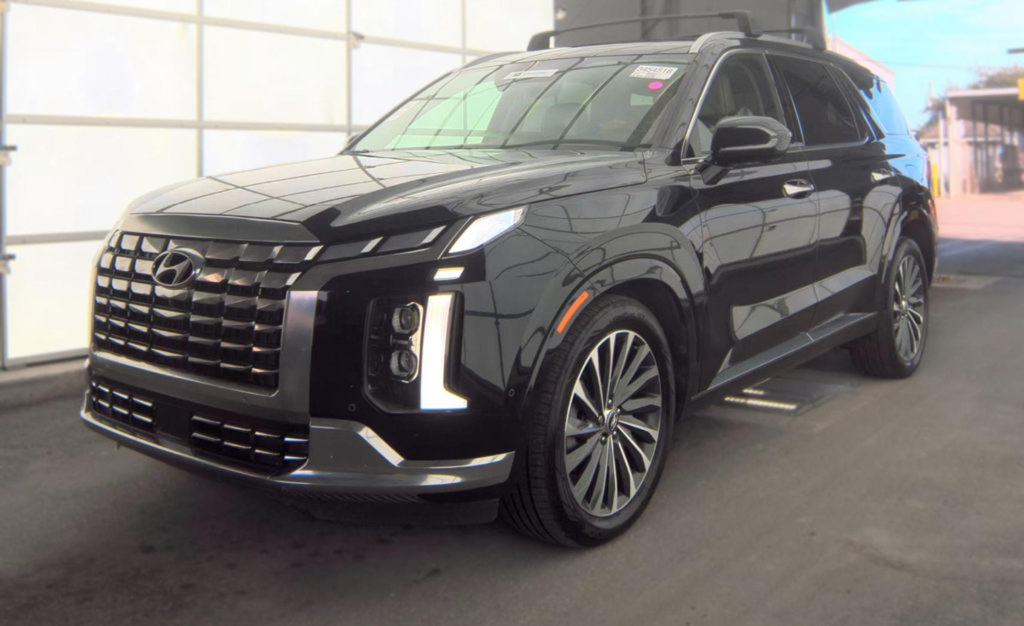 Used 2024 Hyundai Palisade Calligraphy AWD/4WD image 2