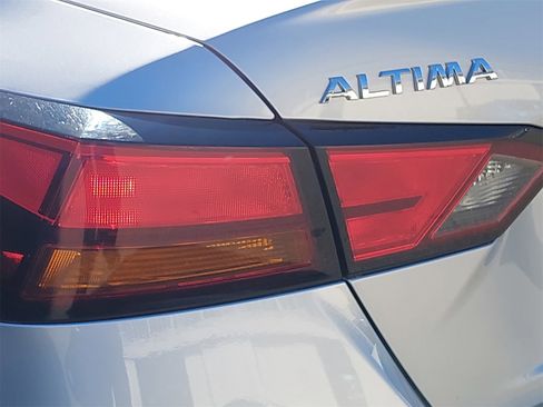 Used 2020 Nissan Altima 2.5 SR image 35