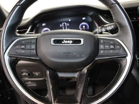 Used 2022 Jeep Grand Cherokee Altitude RWD image 30
