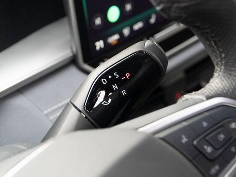 New 2026 Volkswagen Tiguan SE R-Line image 12