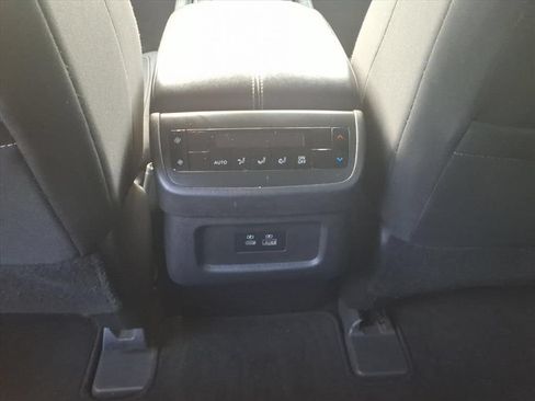 Used 2022 Nissan Pathfinder S FWD image 23