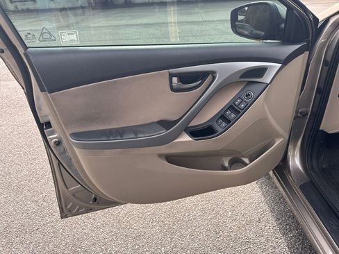 Used 2015 Hyundai Elantra SE w/ Option Group 02 image 10