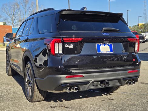 New 2026 Ford Explorer ST w/ Sun And Sound Package image 8