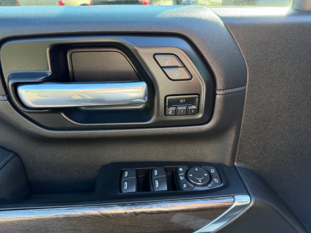Used 2022 Chevrolet Silverado 2500 LTZ w/ LTZ Premium Package AWD/4WD image 16