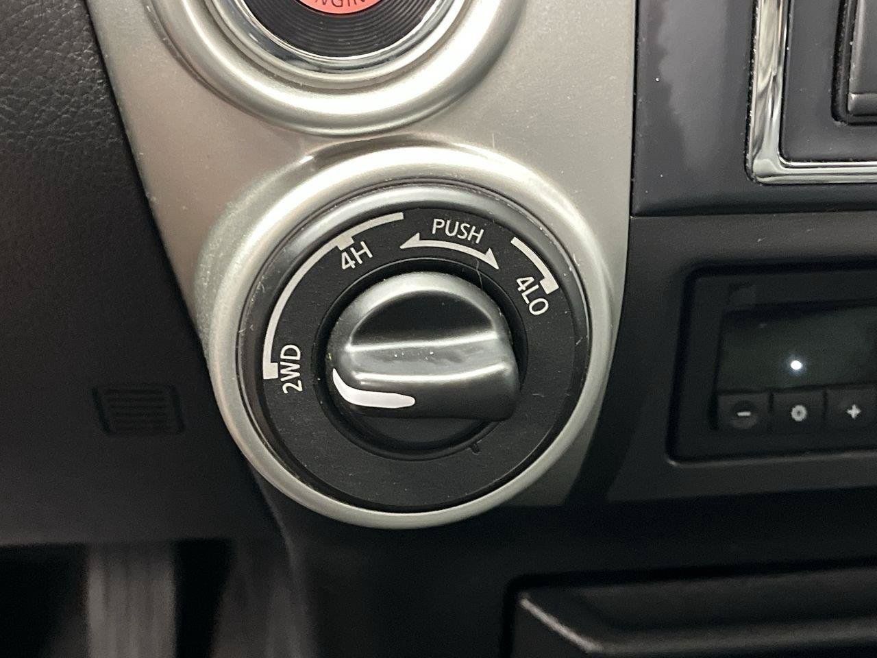 Used 2019 Nissan Titan SV AWD/4WD image 14