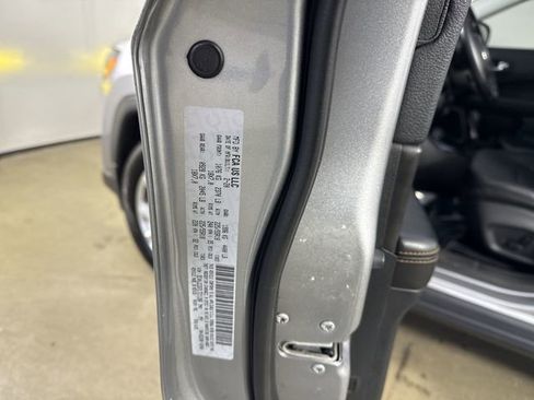 Used 2020 Jeep Compass Limited image 36