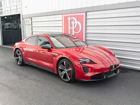 Used 2023 Porsche Taycan GTS image 48