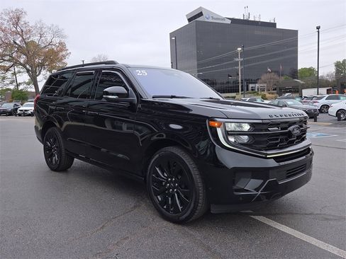 Used 2025 Ford Expedition Platinum w/ Stealth Appearance Package image 7