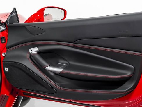 Used 2023 Ferrari F8 Tributo RWD image 31