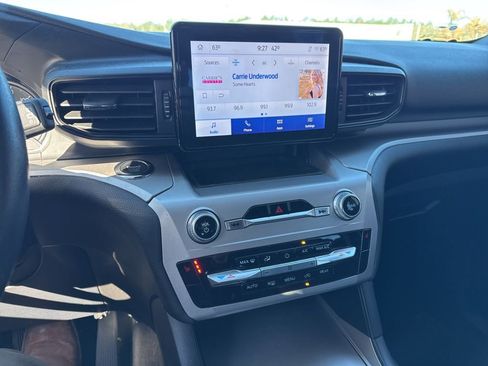 Used 2022 Ford Explorer XLT w/ Class IV Trailer Tow Package image 17