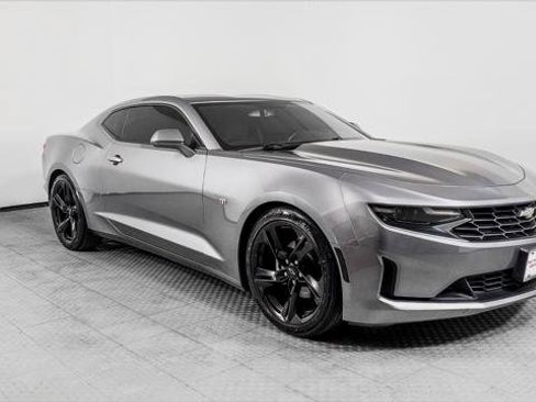 Used 2022 Chevrolet Camaro LT RWD image 11