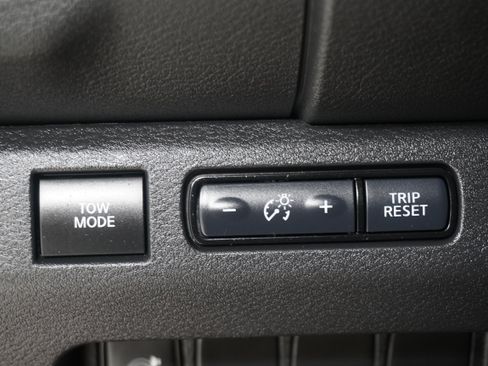 Used 2025 Nissan Frontier PRO-4X w/ Tow Package AWD/4WD image 22
