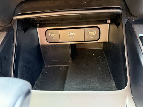 Certified 2022 Kia Sorento S FWD image 25