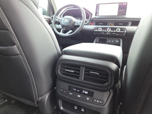 New 2026 Honda Pilot Touring image 24