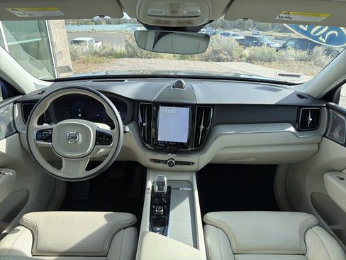 Used 2023 Volvo XC60 B5 Ultimate AWD/4WD image 10