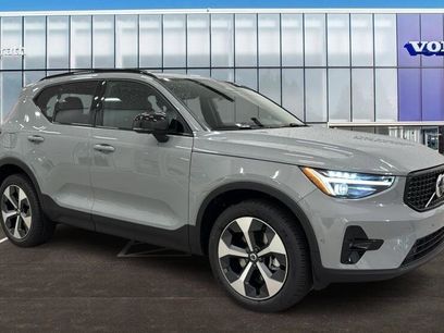 New 2026 Volvo XC40 B5 Plus w/ Protection Package Premier