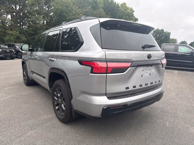 Used 2024 Toyota Sequoia Platinum AWD/4WD image 3