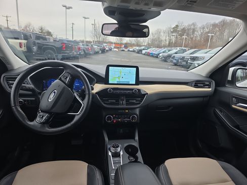 Used 2022 Ford Escape Titanium w/ Titanium Elite Package image 28