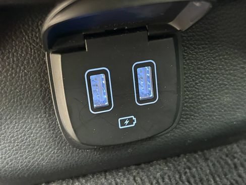 Used 2025 Genesis GV70 2.5T AWD/4WD image 21