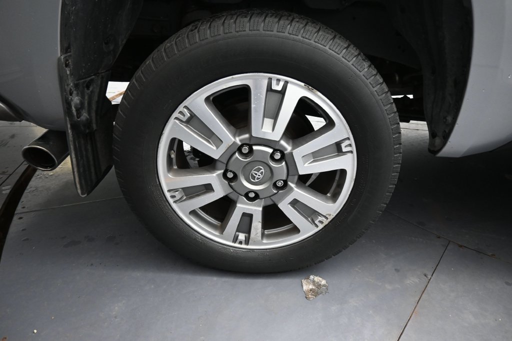 Used 2014 Toyota Tundra Platinum AWD/4WD image 15