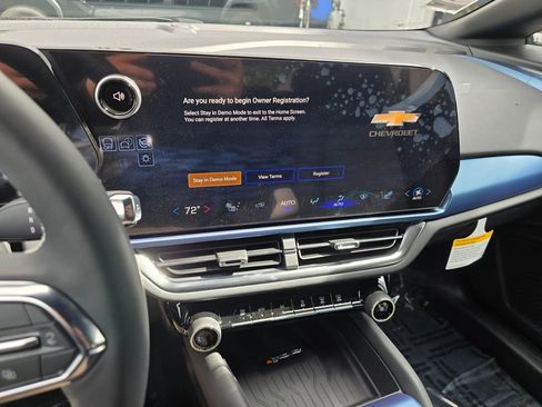 New 2026 Chevrolet Equinox EV LT AWD/4WD image 23