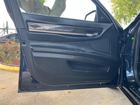 Used 2010 BMW 750Li image 11