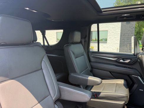 Used 2022 GMC Yukon XL Denali w/ Denali Ultimate Package AWD/4WD image 29