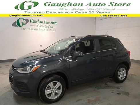 Used 2017 Chevrolet Trax LT w/ Driver Confidence Package image 1