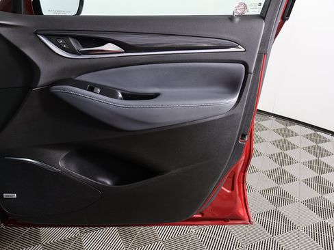 Used 2024 Buick Enclave Premium image 24