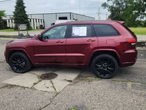 Used 2022 Jeep Grand Cherokee Laredo X AWD/4WD image 22