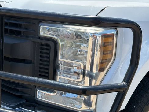 Used 2018 Ford F250 XL w/ Power Equipment Group AWD/4WD image 12