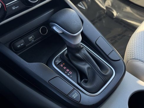 Used 2022 Kia Soul LX image 30