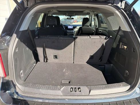 Used 2023 Ford Explorer XLT w/ Equipment Group 202A image 6