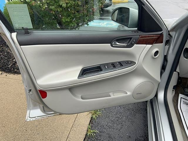 Used 2011 Chevrolet Impala LT w/ Luxury Edition Package FWD image 9
