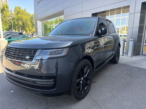 Used 2025 Land Rover Range Rover SE AWD/4WD image 1