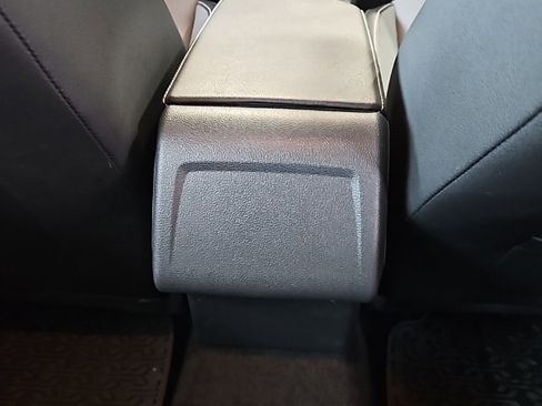 Used 2025 Volkswagen Jetta SE image 18