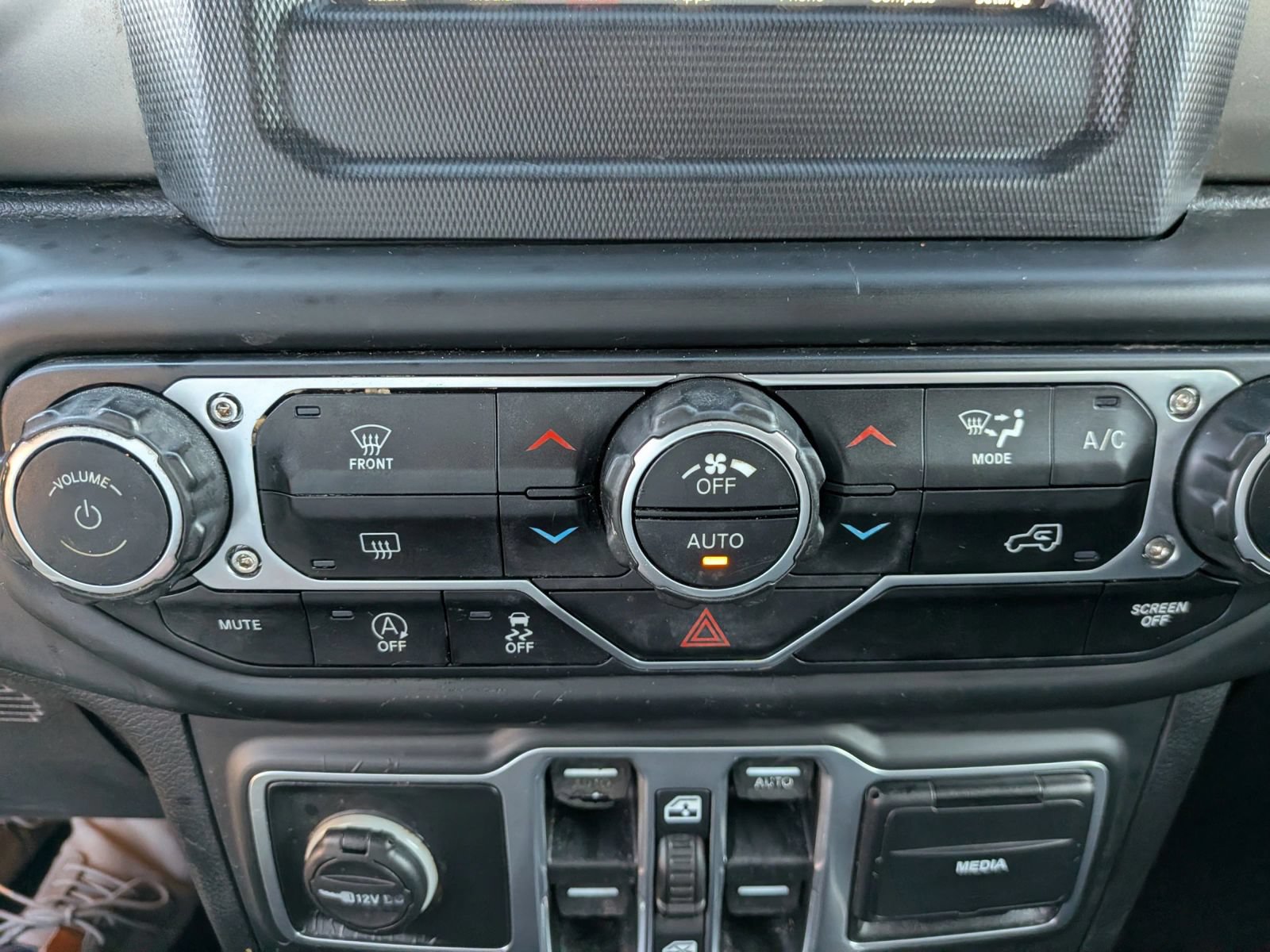 Used 2018 Jeep Wrangler Unlimited Sport S AWD/4WD image 51