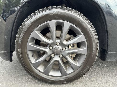 Used 2018 Jeep Grand Cherokee Overland AWD/4WD image 19