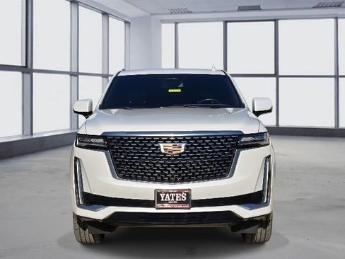 Used 2021 Cadillac Escalade Luxury image 2