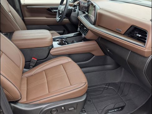 Used 2025 Chevrolet Tahoe High Country w/ Sun And Tow Package image 18