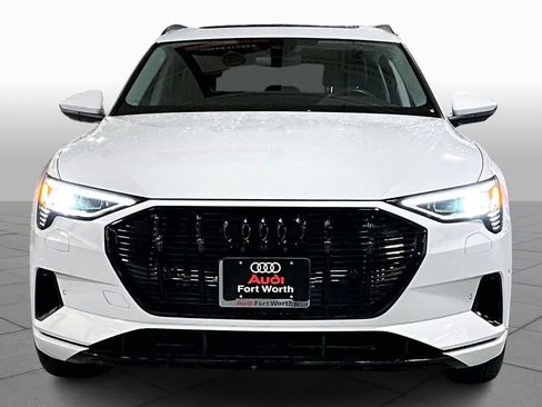 Certified 2022 Audi e-tron Premium image 4